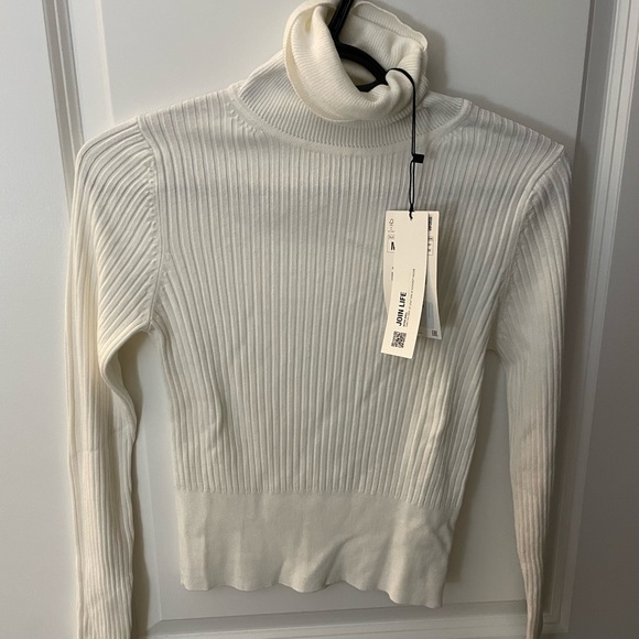 White Zara Long Sleeve - Picture 1 of 3